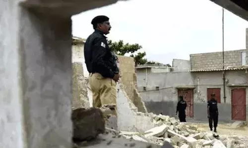 പാകിസ്ഥാനിലെ പെഷാവാറില്‍ സ്‌ഫോടനം; ഒന്‍പത് പേര്‍ കൊല്ലപ്പെട്ടു