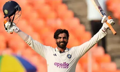 ടെസ്റ്റ് ക്രിക്കറ്റിൽ ചരിത്ര നേട്ടവുമായി ഓൾറൗണ്ടർ രവീന്ദ്ര ജഡേജ; സിക്സറടിച്ച് മറികടന്നത് ധോണിയെ; ഇന്ത്യൻ സിക്സ് ഹിറ്റർമാരിൽ നാലാമത്