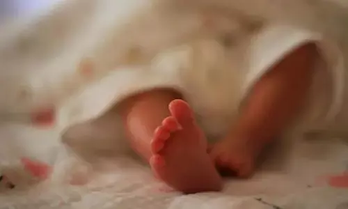 യുവതി വീട്ടിലെ ശൗചാലയത്തില്‍ പ്രസവിച്ചു; അമ്മയ്ക്കും കുഞ്ഞിനും രക്ഷകരായി കനിവ് 108 ആംബുലന്‍സിലെ ജീവനക്കാര്‍