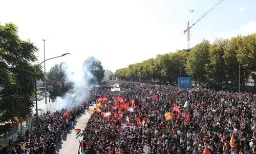 ഇസ്രായേലുമായുള്ള ലോകകപ്പ് യോഗ്യതാ മത്സരം റദ്ദാക്കണം; ഇറ്റലിയിലും ഫലസ്തീൻ അനുകൂല പ്രതിഷേധം; സയണിസ്റ്റ്, കുറ്റവാളി രാഷ്ട്രത്തിന് എങ്ങനെ ഫുട്ബോൾ മത്സരങ്ങളിൽ കളിക്കാൻ അവസരം നൽകാനാകുമെന്ന് പ്രതിഷേധക്കാർ