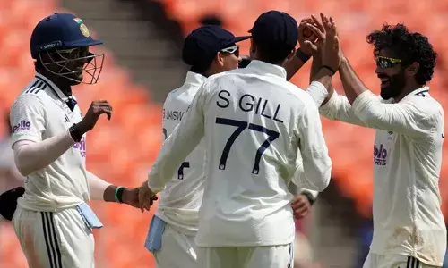 സെഞ്ചുറിക്ക് പിന്നാലെ നാല് വിക്കറ്റുമായി രവീന്ദ്ര ജഡേജ; വിക്കറ്റ് വേട്ട തുടര്‍ന്ന് മുഹമ്മദ് സിറാജും;   രണ്ടര ദിവസം ബാക്കി നില്‍ക്കെ വിന്‍ഡീസിനെ എറിഞ്ഞിട്ട് ഇന്ത്യ; രണ്ടാം ഇന്നിംഗ്‌സില്‍ 146 റണ്‍സിന് പുറത്ത്;  അഹമ്മദാബാദ് ടെസ്റ്റില്‍ ഇന്ത്യന്‍ ജയം ഇന്നിംഗ്സിനും 140 റണ്‍സിനും