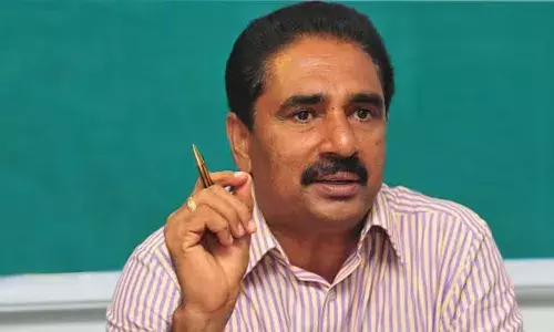 ശബരിമലയിലെ സ്വര്‍ണ്ണക്കടത്ത്: ദേവസ്വം ബോര്‍ഡ് പ്രസിഡന്റ് നടത്തിയ പ്രതികരണം പരസ്യമായ കുറ്റസമ്മതമെന്ന് എന്‍.കെ. പ്രേമചന്ദ്രന്‍; കോടതിയെ അറിയിക്കാതെ ദ്വാരപാലകശില്‍പം വീണ്ടും സ്വര്‍ണ്ണം പൊതിയാന്‍ ചെന്നൈക്ക് കൊണ്ടുപോയ ഗുരുതരമായ വീഴ്ചയെന്നും കൊല്ലം എംപി