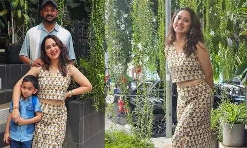 ഞങ്ങൾ മൂന്നുപേരും പോസ് ചെയ്യാൻ തയ്യാറാ..; കുടുംബത്തോടൊപ്പമുള്ള ചിത്രങ്ങൾ പങ്കുവെച്ച് മിയ ജോർജ്; ഏറ്റെടുത്ത് ആരാധകർ