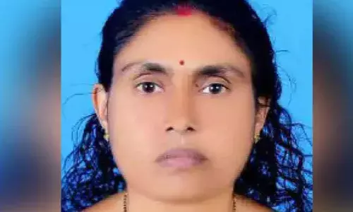 ജോലിക്ക് നിന്ന സ്ഥാപനത്തിൽ തന്നെ മു​ക്കു​പ​ണ്ടം പ​ണ​യം​വെ​ച്ച് കള്ളത്തരം; അവിടെ നിന്നും മുങ്ങി ഒരു വർഷം ഒളിവിൽ; ഒടുവിൽ അർച്ചനയെ കുടുക്കി പോലീസ്