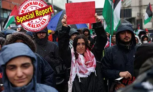 മാഞ്ചെസ്റ്ററിലെ ജൂതപ്പള്ളിക്ക് മുന്‍പില്‍ കുത്തേറ്റ് മരിച്ചവരെ അവഹേളിച്ച് ഫലസ്തീന് വേണ്ടി കണ്ണീരൊഴുക്കി ആയിരങ്ങള്‍ ലണ്ടനിലെ തെരുവില്‍; മാര്‍ച്ച് റദ്ദാക്കി ഉത്തരവിറക്കിയിട്ടും റാലിക്കെത്തിയവരെ അറസ്റ്റ് ചെയ്ത് പോലീസ്: ഭീകരവിരുദ്ധ നിയമം ചുമത്തി 492 പേരെ തടവിലാക്കി