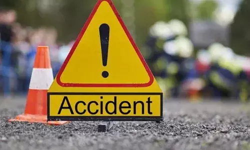 ജോലി കഴിഞ്ഞ് മടങ്ങവേ ബൈക്ക് നിയന്ത്രണം വിട്ട് അപകടം; ബൈക്ക് മെട്രോ പില്ലറില്‍ ഇടിച്ച് യുവാവും യുവതിയും മരിച്ചു