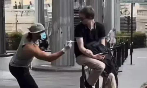 തെരുവിൽ മാസ്ക് ധരിച്ച് കൈയ്യിൽ സിറിഞ്ചുമായി ഒരാൾ; പോകുന്നവരെയെല്ലാം ശല്യം ചെയ്ത് അതിരുവിട്ട പ്രവർത്തി; പ്രാങ്ക് നടത്തിയ ഫ്രഞ്ച് ഇന്‍ഫ്ലുവന്‍സ‍ർക്ക് പണി കൊടുത്ത് കോടതി