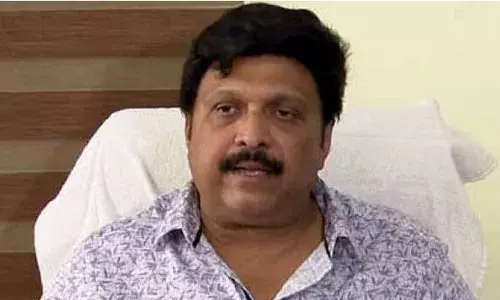 തെറ്റു കണ്ടാല്‍ തെറ്റു തന്നെയാണ്; കെഎസ്ആര്‍ടിസി ബസ്സിന് മുന്നില്‍ പ്ലാസ്റ്റിക് കുപ്പി ഇടുന്ന ഡ്രൈവര്‍ക്ക് എതിരെയും പരിശോധിക്കാതെ വിട്ടയാള്‍ക്കെതിരേയും നടപടിയുണ്ടാകും; അതിന് ജീവനക്കാരുടെ നെഞ്ചത്ത് കയറുകയാണെന്ന് പറയരുത്; കുറച്ച് അലവലാതികള്‍ ഇറങ്ങിയിട്ടുണ്ട്; സോഷ്യല്‍ മീഡിയയിലെ വിമര്‍ശനത്തിന് മന്ത്രി ഗണേഷ് കുമാറിന്റെ മറുപടി