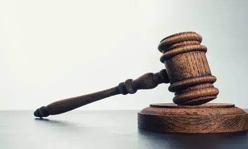 കപ്പലിടിച്ച് മീന്‍പിടിത്ത വള്ളത്തിന് കേടുപാടുണ്ടായ സംഭവം; വള്ളത്തിന്റെ ഉടമയ്ക്ക് 18 ലക്ഷം രൂപ നഷ്ടപരിഹാരം നല്‍കി കപ്പല്‍ കമ്പനി