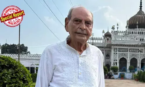 രാജഭരണം കഴിഞ്ഞിട്ടും രാജാവിന് സര്‍ക്കാര്‍ പെന്‍ഷന്‍; പ്രിവിപേഴ്‌സ് നിര്‍ത്തലാക്കിയിട്ടും പെന്‍ഷന്‍ വാങ്ങി അവധ് നാട്ടുരാജ്യത്തിലെ പിന്‍ഗാമികള്‍; 90 വയസുകാരന്‍ സന്തോഷത്തോടെ വാസിക വാങ്ങാന്‍ എത്തുന്ന വാര്‍ത്ത റിപ്പോര്‍ട്ട് ചെയ്ത് ബിബിസി