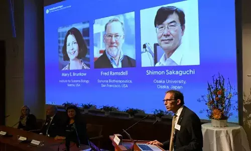 പെരിഫറൽ ഇമ്മ്യൂൺ ടോളറൻസിനെ കുറിച്ചുള്ള ഗവേഷണം; മേരി ഇ. ബ്രങ്ക്ഹോവിനും ഫ്രെഡ് റാംസ്‌ഡെലൈനും ഷിമോൻ സകാഗുച്ചിക്കും വൈദ്യശാസ്ത്രത്തിനുള്ള നോബൽ; കണ്ടെത്തലുകൾ കാൻസർ, ഓട്ടോഇമ്മ്യൂൺ രോഗങ്ങളുടെ ചികിത്സയ്ക്ക് പ്രയോജനം