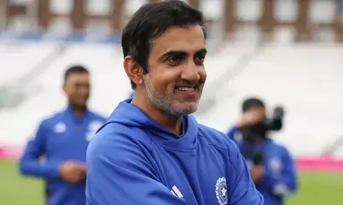 വിന്‍ഡീസിന് എതിരായ രണ്ടാം ടെസ്റ്റിനായി ഇന്ത്യന്‍ ടീം ഡല്‍ഹിയില്‍;  ഗില്ലിനും സംഘത്തിനും ഓപ്പണ്‍ എയര്‍ അത്താഴവിരുന്ന് നടത്താന്‍ ഒരുങ്ങി ഗൗതം ഗംഭീര്‍;  രോഹിത്തിനെ പുറത്താക്കിയതിന്റെ ആഘോഷമെന്ന് ആരാധകര്‍;  സമൂഹമാധ്യമങ്ങളില്‍ ട്രോളുകള്‍