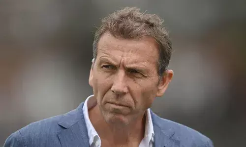 ക്രിക്കറ്റ് രാഷ്ട്രീയ പ്രചാരണങ്ങൾ വേദിയാക്കുന്നു; ഇന്ത്യ-പാക്കിസ്ഥാൻ മത്സരങ്ങൾ ഒഴിവാക്കണം; മത്സരക്രമം സാമ്പത്തിക ആവശ്യങ്ങള്‍ക്ക് അനുയോജ്യമായി ഉപയോഗിക്കാനാവില്ലെന്നും ഇംഗ്ലണ്ട് മുന്‍ നായകന്‍