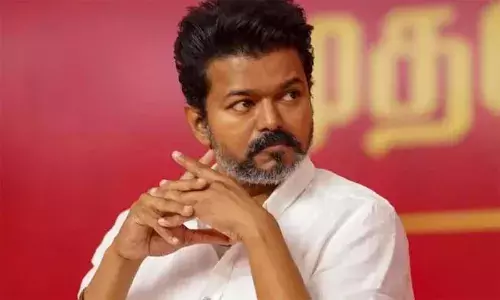 നിങ്ങള്‍ക്കൊപ്പമുണ്ട്, നിങ്ങള്‍ക്ക് വേണ്ടി എന്നും നിലകൊള്ളും; കരൂര്‍ ദുരന്തബാധിതരുടെ കുടുംബാംഗങ്ങളോട് വിഡിയോകോളില്‍ സംസാരിച്ച് വിജയ്; കുടുംബങ്ങളെ നേരിട്ടു കാണുമെന്നും ഉറപ്പു നല്‍കി ടിവികെ നേതാവ്