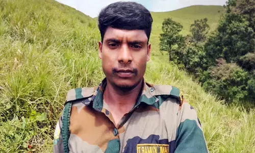 വനവിഭവങ്ങൾ ശേഖരിക്കാൻ പോയ ഫോറസ്റ്റ് വാച്ചറെ കടുവ ആക്രമിച്ചു കൊന്നു; മരിച്ചത് പച്ചക്കാനം ഫോറസ്റ്റ് സ്റ്റേഷനിലെ അനിൽ കുമാർ