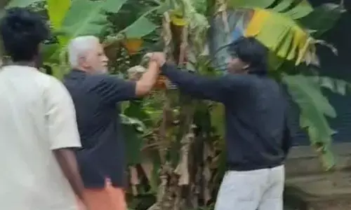 കാര്‍ പാര്‍ക്കിങ്ങിന്റെ പേരില്‍ അഴീക്കലില്‍ വയോധികനെ അതിക്രൂരമായി മര്‍ദ്ദിച്ചു; യുവാക്കള്‍ക്കെതിരെ കേസെടുത്തു