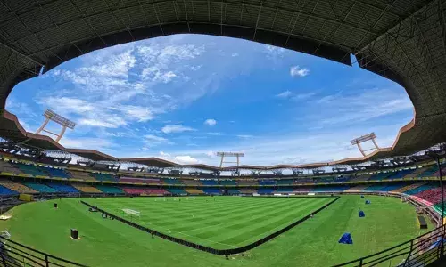 മെസിയുടെയും അര്‍ജന്റീന ടീമിന്റെയും വരവ് അടിപൊളിയാക്കും; സൗഹൃദ ഫുട്‌ബോള്‍ മത്സരത്തിനായി കലൂര്‍ സ്റ്റേഡിയം ലോകോത്തര നിലവാരത്തിലേക്ക് ഉയര്‍ത്തുമെന്ന് മുഖ്യമന്ത്രി; മുന്നൊരുക്കങ്ങള്‍ വിലയിരുത്തി ഉന്നതതലയോഗം