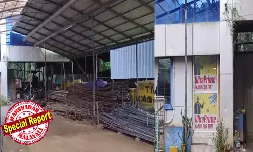 പെപ്പര്‍ സ്‌പ്രേ അടിച്ചശേഷം തോക്കുചൂണ്ടി ഭീഷണിപ്പെടുത്തി; കൊച്ചി നഗരത്തില്‍ പട്ടാപ്പകല്‍ വന്‍ കവര്‍ച്ച; കുണ്ടന്നൂരിലെ സ്റ്റീല്‍ കമ്പനിയില്‍നിന്ന് അഞ്ചംഗ മുഖംമൂടി സംഘം കവര്‍ന്നത് 80 ലക്ഷം രൂപ;  വടുതല സ്വദേശി കസ്റ്റഡിയില്‍; പിന്നില്‍ പണം ഇരട്ടിപ്പ് സംഘമെന്ന് സൂചന