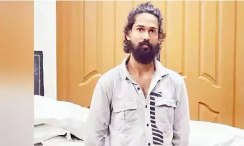 പിക്​അപ് വാനിൽ നിരോധിത പുകയില ഉൽപന്നങ്ങൾ കടത്താൻ ശ്രമം; ഒരാളെ കൈയ്യോടെ പൊക്കി എ​ക്‌​സൈ​സ്