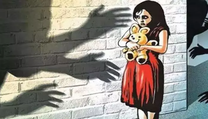 ഡാന്സ് പരിശീലനത്തിനിടെ 12 വയസ്സുകാരിയോട് ലൈംഗികാതിക്രമം; കപ്യാര്ക്കെതിരെ പോക്സോ കേസ് ഡാന്സ് പരിശീലനത്തിനിടെ 12 വയസ്സുകാരിയോട് ലൈംഗികാതിക്രമം; കപ്യാര്ക്കെതിരെ പോക്സോ കേസ്