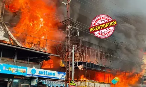 തളിപ്പറമ്പില്‍ വന്‍ അഗ്‌നിബാധ;  തീ ആദ്യം പടര്‍ന്നത് കളിപ്പാട്ടങ്ങള്‍ വില്‍ക്കുന്ന കടയില്‍ നിന്നും;  മൊബൈല്‍ ഷോപ്പുകളും തുണിക്കടകളുമുള്ള കെട്ടിടം കത്തിപ്പടര്‍ന്നു;  ഗ്യാസ് സിലണ്ടര്‍ പൊട്ടിത്തെറിച്ചു; നിരവധി കടകള്‍ കത്തിയമര്‍ന്നു;  കെട്ടിടത്തിനുള്ളില്‍ ആരെങ്കിലും കുടുങ്ങിയോ എന്ന സംശയം ഉന്നയിച്ച് നാട്ടുകാര്‍;  അധികൃതര്‍ നിസ്സംഗത കാണിച്ചുവെന്നും  ആരോപണം; ഷോര്‍ട് സര്‍ക്യൂട്ടെന്ന് പ്രാഥമിക നിഗമനം