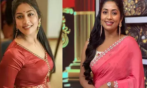 രണ്ടുപേർ തമ്മിലുള്ള അഡ്ജസ്റ്മെന്റിലല്ല കാര്യം; ആദ്യം ഉണ്ടാകേണ്ടത് അണ്ടർ സ്റ്റാൻഡിം​ഗ്; ആ പോയിന്റ് ഇപ്പോഴും കറക്ടാണ്; തുറന്നുപറഞ്ഞ് നവ്യ