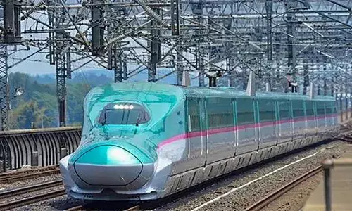 രാജ്യത്തെ ആദ്യത്തെ ബുള്ളറ്റ് ട്രെയിന്‍; സര്‍വീസ് 2027 ഓഗസ്റ്റ് മുതല്‍; പ്രഖ്യാപനവുമായി കേന്ദ്ര റെയില്‍വേ മന്ത്രി അശ്വനി വൈഷ്ണവ്