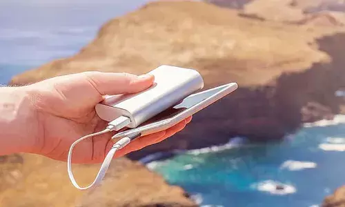 എയര്‍ലൈനുകള്‍ പവര്‍ ബാങ്ക് നിരോധിക്കുമ്പോള്‍ വിമാനയാത്ര ചെയ്യുന്നവര്‍ പകരം എന്ത് ചെയ്യും?