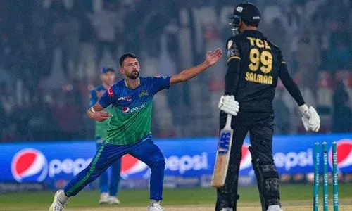 ഇടംകൈയ്യൻ ബാറ്റർമാർക്കെതിരെ മികച്ച റെക്കോർഡ്, അഭിഷേകിനെ പുറത്താക്കാൻ മൂന്നു പന്തുകൾ ധാരാളം; എന്റെ പന്തുകൾ മുൻകൂട്ടി പ്രവചിക്കാൻ കഴിയില്ല; വെല്ലുവിളിയുമായി പാക്ക് പേസർ ഇഹ്സാനുല്ല