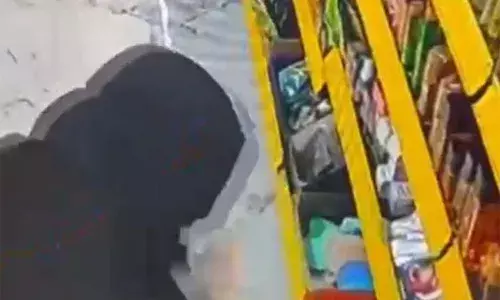 തളിപ്പറമ്പ് നഗരത്തില്‍ തീപിടിത്തത്തിനിടെ പര്‍ദ്ദയണിഞ്ഞ് മോഷണം; സിസി ടിവി പരിശോധിച്ചപ്പോള്‍ പുറത്തുവന്നത് മോഷണ വിവരം