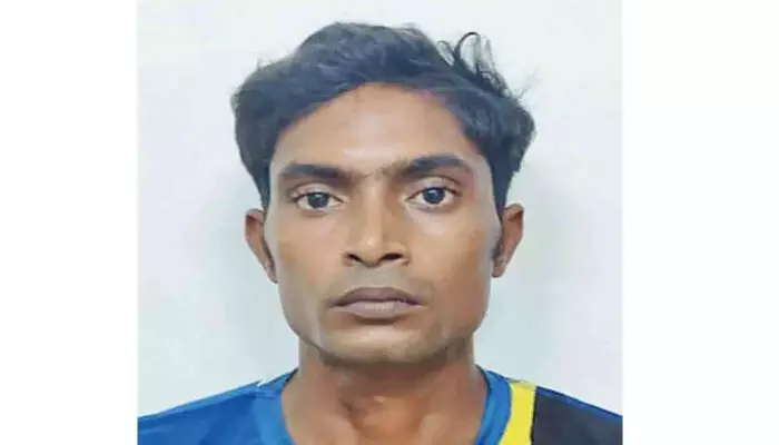 പേരാമംഗലത്തെ രണ്ട് ക്ഷേത്രങ്ങളില് കവര്ച്ച; അന്യസംസ്ഥാന തൊളിലാളിയായ പ്രതി പിടിയില് പേരാമംഗലത്തെ രണ്ട് ക്ഷേത്രങ്ങളില് കവര്ച്ച; അന്യസംസ്ഥാന തൊളിലാളിയായ പ്രതി പിടിയില്