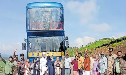 മൂന്നാറിലെ കെഎസ്ആര്‍ടിസി ഡബിള്‍ ഡക്കര്‍ ബസ് വന്‍ ഹിറ്റ്; വരുമാനം ഒരു കോടിയിലേക്ക്