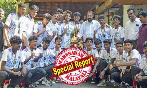 ട്രെയിൻ ടിക്കറ്റ് കൺഫർമേഷനായി ബന്ധപ്പെട്ടപ്പോൾ ഫ്ലൈറ്റ് ടിക്കറ്റ് നൽകിയത് വി. ശിവൻകുട്ടി; അണ്ടർ 19 ദേശീയ സ്കൂൾ ഫുട്ബോൾ ചാമ്പ്യൻഷിപ്പിൽ കിരീടം നേടിയ കേരള ടീമിന് ഊഷ്മള സ്വീകരണം; സ്വർണ്ണക്കപ്പുമായി ടീം ആദ്യം എത്തിയത് മന്ത്രിയുടെ വസതിയിൽ; ഫൈനലിൽ തകർത്തത് മേഘാലയയെ