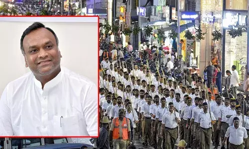 കുട്ടികളിലും യുവാക്കളിലും വിഭജന ചിന്താഗതി കുത്തിവെക്കുന്നു; സ്കൂളുകളിലും സർക്കാർ സ്ഥാപനങ്ങളിലും ആർ.എസ്.എസ് നിരോധിക്കണമെന്ന് ആവശ്യം; പ്രിയങ്ക് ഖാർഗെയുടെ നിവേദനത്തിൽ നടപടിക്ക് നിർദേശിച്ച് കർണാടക മുഖ്യമന്ത്രി