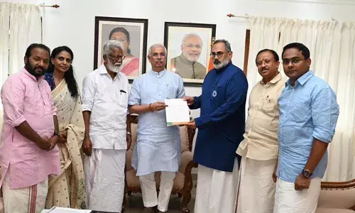 ശബരിമല സ്വര്‍ണ്ണക്കൊള്ള: ദേവസ്വം ബോര്‍ഡ് പിരിച്ചു വിടണം; ക്രമക്കേടുകള്‍ കേന്ദ്ര ഏജന്‍സി അന്വേഷിക്കണം; ഗവര്‍ണറെ കണ്ട് ആവശ്യങ്ങള്‍ ഉന്നയിച്ച് ബിജെപി