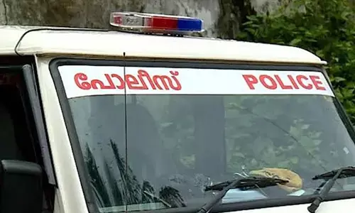 വാഹനം മാറ്റിയിടുന്നതിനെ ചൊല്ലി തര്‍ക്കം; തൃശൂരില്‍ നാലു പേരെ വെട്ടിപ്പരിക്കേല്‍പ്പിച്ചു: അക്രമം നടത്തിയത് ഗുണ്ടാ ലിസ്റ്റില്‍പ്പെട്ടവര്‍