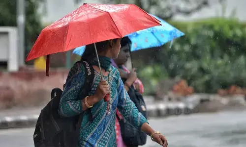 അറബിക്കടലിൽ പുതിയ ന്യൂനമർദ്ദം; കേരളത്തിൽ അടുത്ത അഞ്ച് ദിവസം മഴ ശക്തമാകും; പുറത്തിറങ്ങുമ്പോൾ മുൻകരുതലുകൾ ഉറപ്പായും പാലിക്കണമെന്ന് മുന്നറിയിപ്പ്