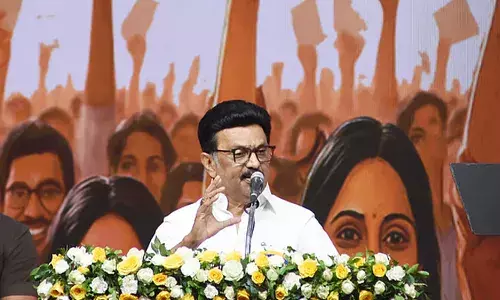 ത്രിഭാഷാ ഫോര്‍മുലയിലൂടെ ഹിന്ദി അടിച്ചേല്‍പ്പിക്കാന്‍ കേന്ദ്രനീക്കമെന്ന് ആരോപണം; തമിഴ്‌നാട്ടില്‍ ഹിന്ദി നിരോധിക്കാന്‍ സ്റ്റാലിന്‍ സര്‍ക്കാര്‍; ഹിന്ദി സിനിമകളും പാട്ടുകളും വിലക്കും? സുപ്രധാന നിയമനിര്‍മാണത്തിനൊരുങ്ങുന്നു; വൈകാരിക നീക്കവുമായി ഡിഎംകെ;  വിഡ്ഢിത്തവും അസംബന്ധവുമായ നീക്കമെന്ന് ബിജെപി