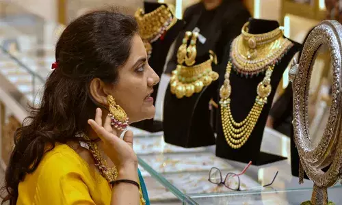 ഒരു മാറ്റവും ഇല്ല..; സം​സ്ഥാ​ന​ത്ത് റി​ക്കാ​ർ​ഡ് കു​തി​പ്പ് തു​ട​ർ​ന്ന് സ്വ​ർ​ണ​വി​ല; പ​വ​ന് ഇന്ന് 400 രൂ​പ വർധിച്ചു; ആശങ്കയിൽ ഉടമകൾ