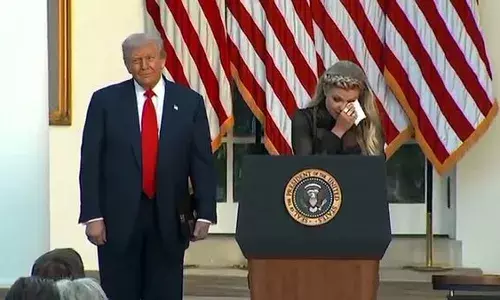 ചാര്ളി കര്ക്കിന് മരണാനന്തര ബഹുമതിയായി പ്രസിഡന്ഷ്യല് മെഡല് ഓഫ് ഫ്രീഡം നല്കി ചാര്ളി കര്ക്കിന് മരണാനന്തര ബഹുമതിയായി പ്രസിഡന്ഷ്യല് മെഡല് ഓഫ് ഫ്രീഡം നല്കി