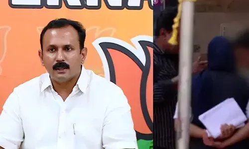 ഹിജാബ് വിവാദത്തിന് പിന്നില്‍ എസ്ഡിപിഐ; സ്‌കൂളില്‍ എത്തി അധികൃതരെ ഭീഷണിപ്പെടുത്തിയതിന് തെളിവുകളുണ്ട്; അവര്‍ കലാപാന്തരീക്ഷം സൃഷ്ടിച്ചു; പൊളിറ്റിക്കല്‍ ഇസ്ലാം അജണ്ട നടപ്പാക്കാന്‍ ശ്രമം; പത്ത് വോട്ടിന് വേണ്ടി വിദ്യാഭ്യാസ മന്ത്രി ഇതിന് ചൂട്ട് പിടിക്കുന്നു; വേണ്ടിവന്നാല്‍ സ്‌കൂളിന് ബിജെപി സംരക്ഷണം ഒരുക്കുമെന്ന് ഷോണ്‍ ജോര്‍ജ്