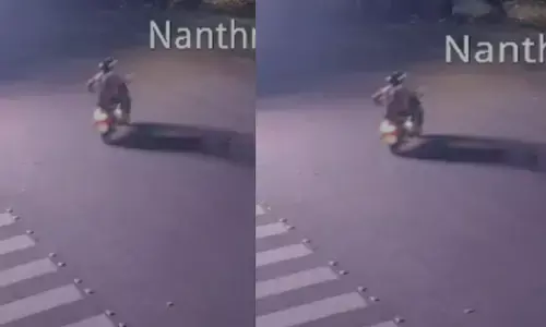 രാത്രി വികാസ് ഭവന്‍റെ മുന്നിൽ കിടന്ന് കറക്കം; വാഹനങ്ങളുടെ ബാറ്ററി ഊരിയെടുത്ത് മുങ്ങൽ; തെളിവായി ദൃശ്യങ്ങൾ; പ്രതിയെ അറസ്റ്റ് ചെയ്ത് പോലീസ്