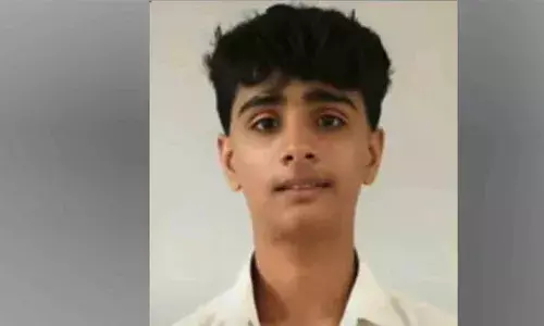 പല്ലന്‍ചാത്തൂരില്‍ ഒന്‍പതാം ക്ലാസ് വിദ്യാര്‍ത്ഥിയുടെ ആത്മഹത്യ; പിന്നില്‍ സ്‌കൂള്‍ അധ്യാപികയുടെ അനാവശ്യ ഇടപെടലും ഭീഷണിയുമെന്ന് ബന്ധുക്കള്‍; സൈബര്‍ സെല്ലില്‍ കേസ് കൊടുക്കും, ജയിലില്‍ പോകേണ്ടിവരും എന്ന് പറഞ്ഞതായി സഹപാഠികള്‍; പോലീസ് അന്വേഷണം ആരംഭിച്ചു