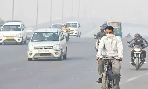 വായു ഗുണനിലവാര സൂചിക 300ന് മുകളില്‍; ദീപാവലി ആഘോഷം നടക്കാനിരിക്കെ ഡല്‍ഹിയില്‍ വായുമലിനീകരണം ആശങ്കയായി തുടരുന്നു