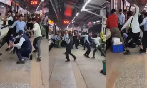 ട്രെയിനിൽ കുടിവെള്ളം വയ്ക്കുന്നതിനേ ചൊല്ലി തർക്കം; പിന്നാലെ തല്ലുമാല വൈബ്; പരസ്പ്പരം ഇടിച്ചു തീർത്ത് വന്ദേഭാരത് ജീവനക്കാർ; പിഴ ചുമത്തി അധികൃതർ