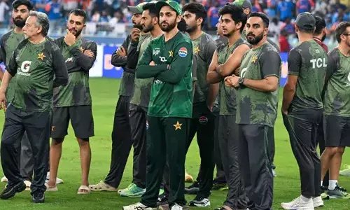 ഓസ്ട്രേലിയയും ഇംഗ്ലണ്ടും ദക്ഷിണാഫ്രിക്കയും വരില്ല;  അഫ്ഗാനിസ്ഥാന്‍ പിന്മാറിയതോടെ ത്രിരാഷ്ട്ര പരമ്പരയ്ക്ക് മറ്റൊരു ടീമിനെ കണ്ടെത്താന്‍ പിസിബി;  ടെസ്റ്റ് കളിക്കുന്ന ടീമിനായി കാത്തിരിപ്പ്;  ഗതികെട്ട് അസോസിയേറ്റ് രാജ്യങ്ങളും പരിഗണനയില്‍