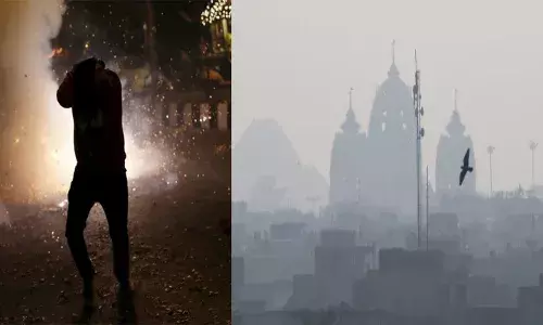 പടക്കം പൊട്ടിച്ചും പൂത്തിരി കത്തിച്ചും ആളുകൾ; ദീപാവലി ആഘോഷത്തിൽ ശ്വാസംമുട്ടി നഗരം; ഡൽഹിയിൽ വീണ്ടും മലിനീകരണത്തോത് 400 കടന്നു; അതീവ ഗുരുതരമെന്ന് അധികൃതർ