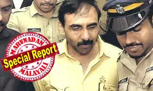 തിരുവനന്തപുരത്തെ ക്രൈംബ്രാഞ്ച് ഓഫീസില്‍ പോലീസുകാരുടെ കാവലില്‍ ഉണ്ണിക്കൃഷ്ണന്‍ പോറ്റി വിശ്രമിക്കുന്നു; ദീപാവലി അവധിയായതിനാല്‍ അന്വേഷണസംഘത്തിലെ ഉന്നത ഉദ്യോഗസ്ഥരെല്ലാം വീടുകളിലേക്കു മടങ്ങി; അന്വേഷണത്തിനിടെ അവധി? ശബരിമല കൊള്ളയില്‍ നാഗേഷും കല്‍പ്പേഷും കസ്റ്റഡിയിലോ?