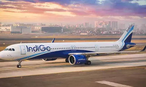 ഇന്‍ഡിഗോ വിമാനം റണ്‍വേയിലേക്ക് നീങ്ങുന്നതിനിടെ അപ്രതീക്ഷിത സംഭവം; യാത്രക്കാരന്റെ ബാഗിലെ പവര്‍ ബാങ്കിന് തീപിടിച്ചു