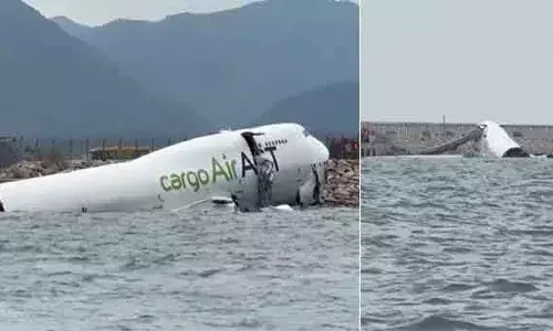 ലാന്‍ഡിംഗിനിടെ ചരക്ക് വിമാനം റണ്‍വേയില്‍ നിന്ന് തെന്നിമാറി കടലില്‍ വീണ് രണ്ടുപേര്‍ മരിച്ചു; ദുബായ് വിമാനം അപകടത്തില്‍ പെട്ടത് ഹോങ്കോംഗ് വിമാനത്താവളത്തില്‍